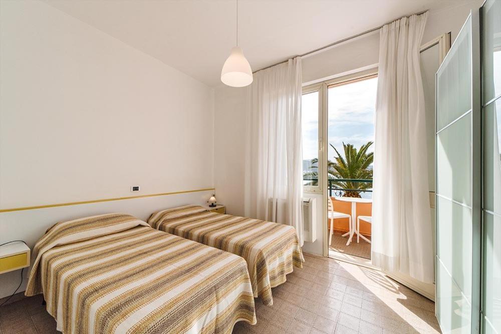 Hotel Belmare Порто Адзуро Екстериор снимка