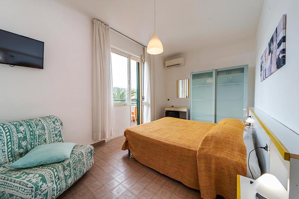 Hotel Belmare Порто Адзуро Екстериор снимка