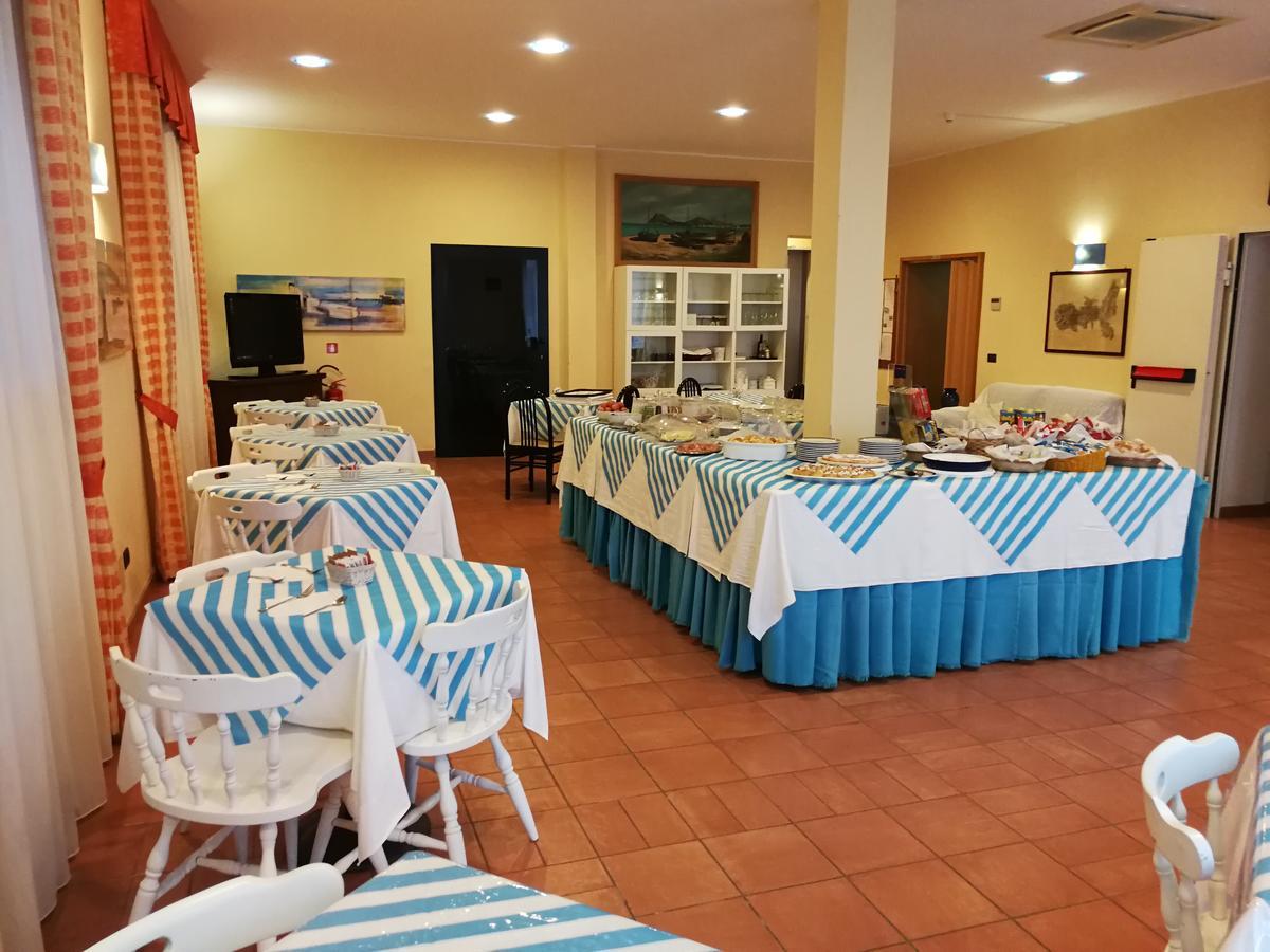 Hotel Belmare Порто Адзуро Екстериор снимка