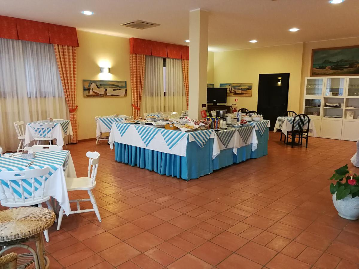 Hotel Belmare Порто Адзуро Екстериор снимка